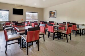 Free daily English breakfast - Comfort Inn & Suites Fruita - Grand Junction (Fruita)