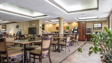 Free daily continental breakfast