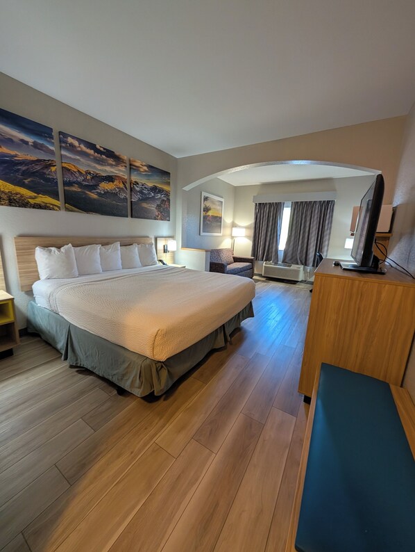 Studio Suite, 1 King Bed, Non Smoking