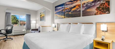 Studio Suite, 1 King Bed, Non Smoking | Blackout curtains, iron/ironing board, free cots/infant beds, free WiFi