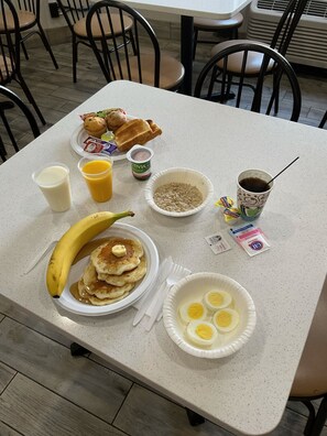 Café da manhã continental grátis todos os dias