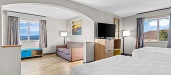 Days Inn & Suites by Wyndham Castle Rock