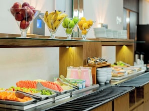 Desayuno completo (BRL 71.50 por persona)