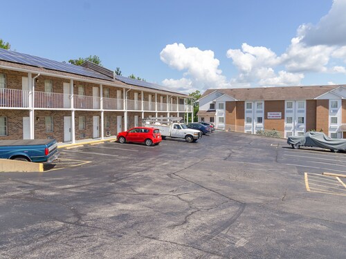 OYO Hotel Osage Beach by Lake of the Ozarks
