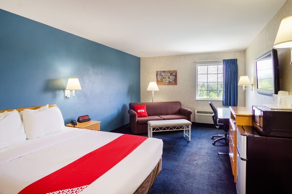 Premium King Bed with Pull Out