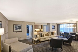 Presidential Suite, 1 King Bed, Non Smoking | Living area