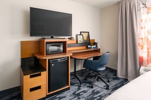 Room, 1 Queen Bed | Desk, laptop workspace, blackout drapes, iron/ironing board