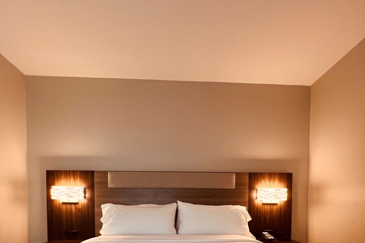In-room safe, desk, blackout drapes, soundproofing