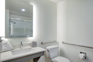 1 dormitorio, escritorio, tabla de planchar con plancha y wifi gratis