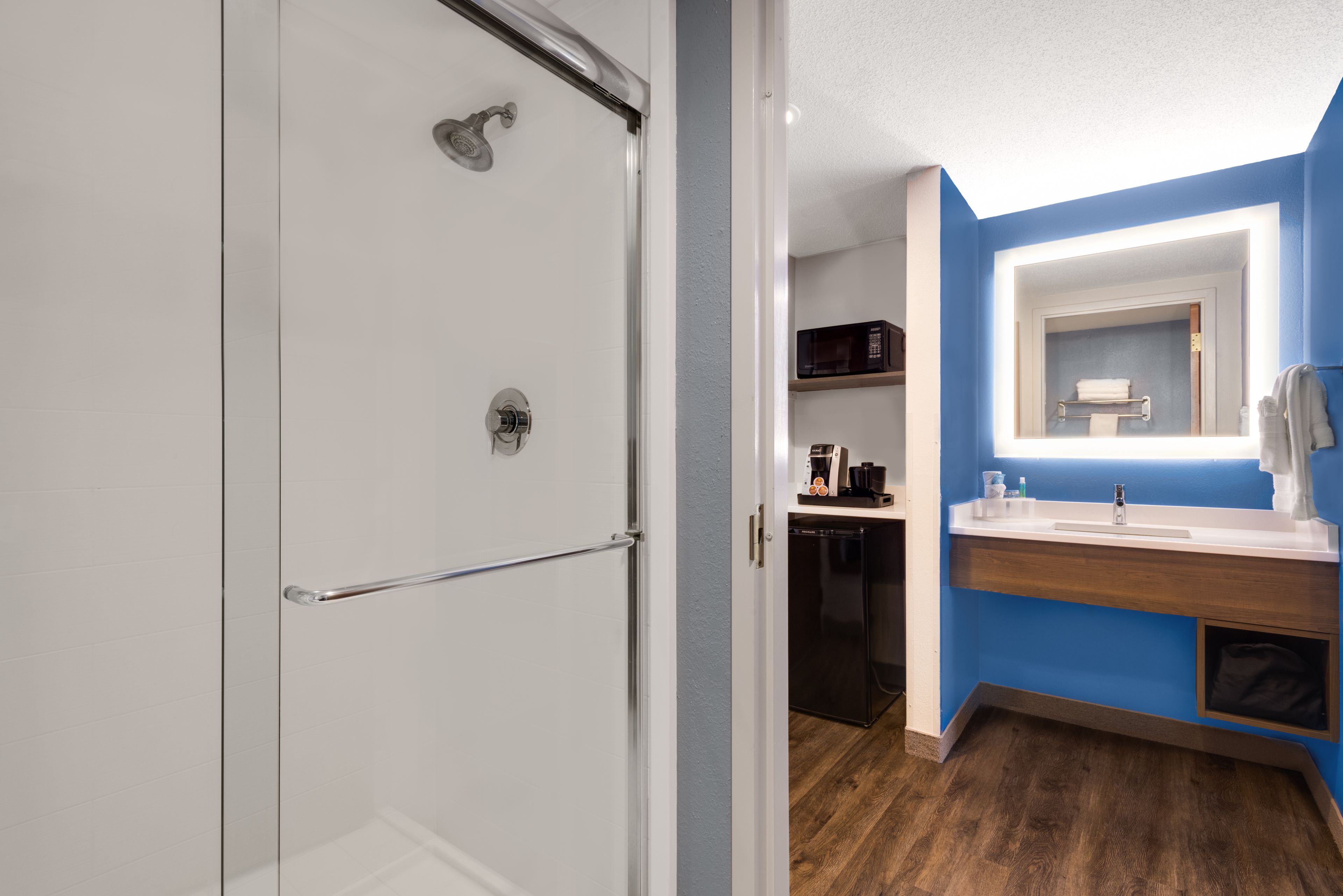 1 bedroom, hypo-allergenic bedding, in-room safe, desk