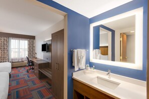 1 bedroom, hypo-allergenic bedding, in-room safe, desk