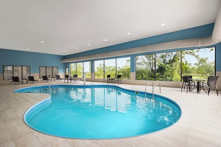 Indoor pool. Holiday Inn Express Morgantown by IHG