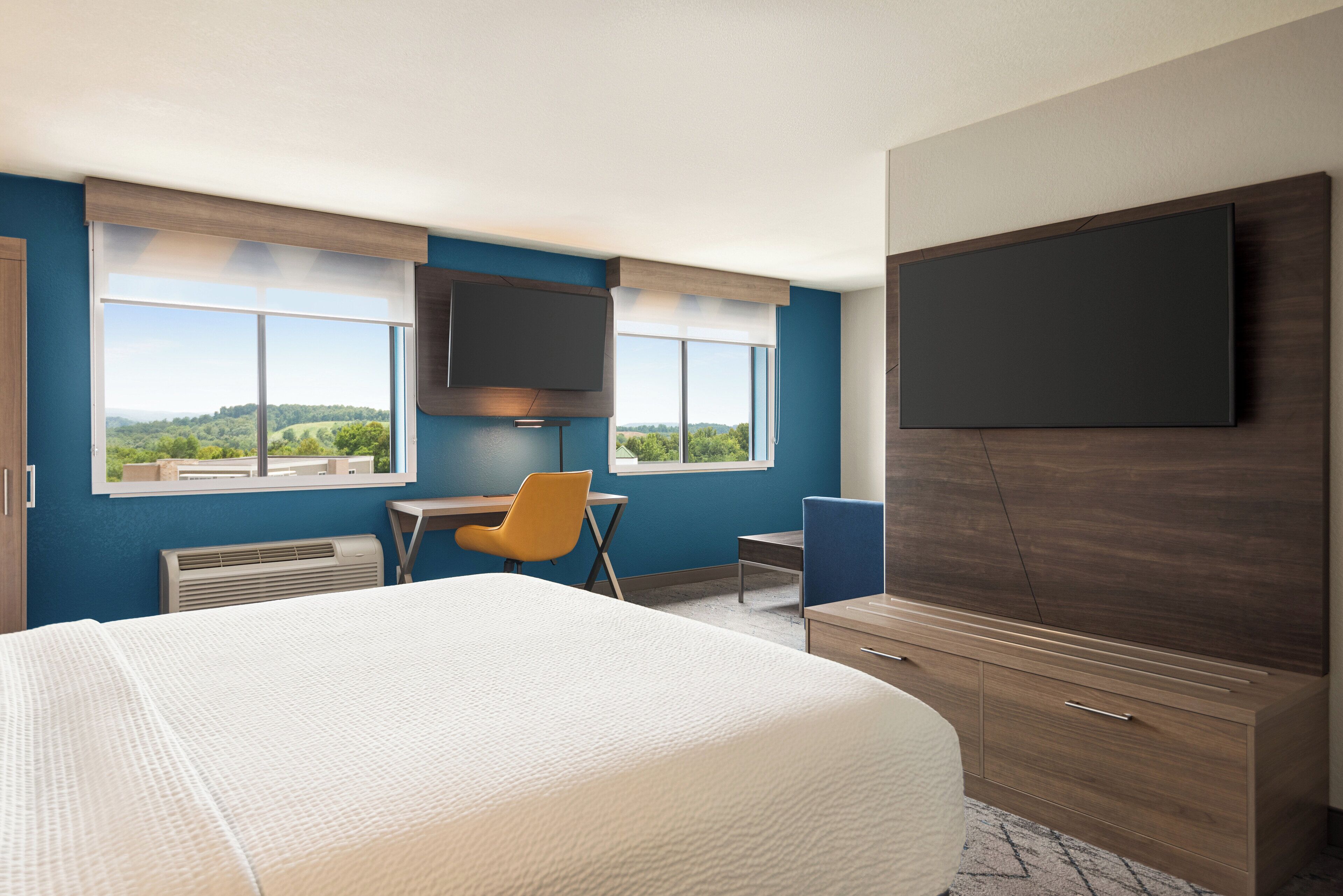 1 bedroom, in-room safe, desk, iron/ironing board