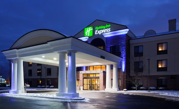 Holiday Inn Express Milwaukee North Brown Deer/mequon By Ihg - Milwaukee