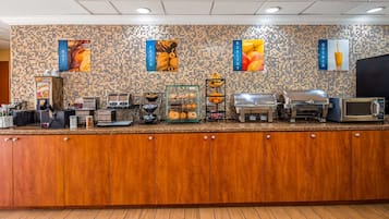 Colazione a buffet inclusa, servita tutte le mattine