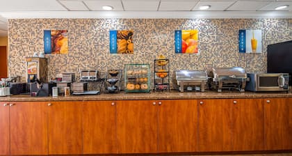 Best Western Plus Bradenton Hotel & Suites