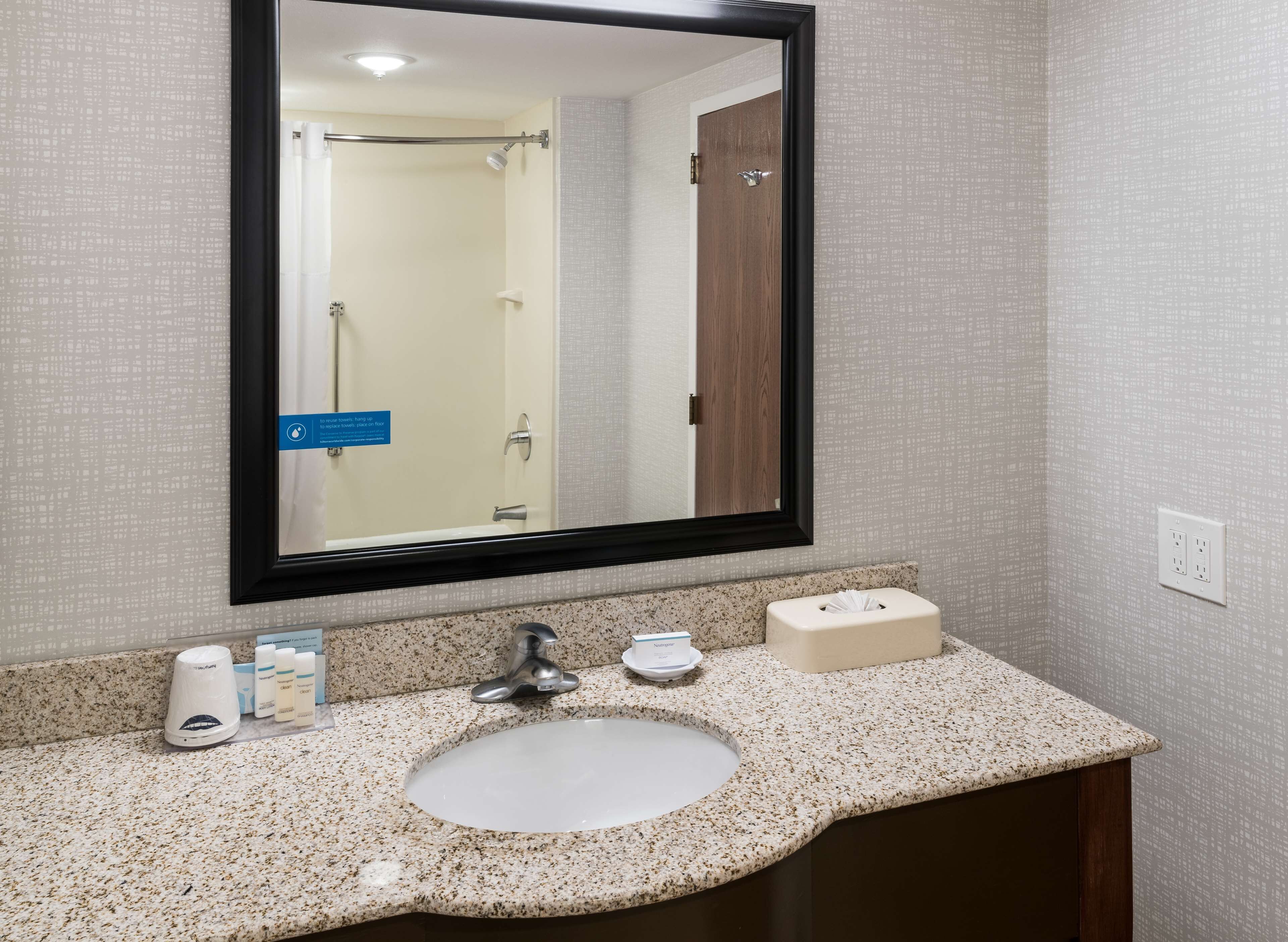 Photo - Hampton Inn & Suites Chicago North Shore