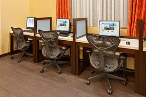 Business center - Hampton Inn & Suites Chicago-North Shore/Skokie (Skokie)