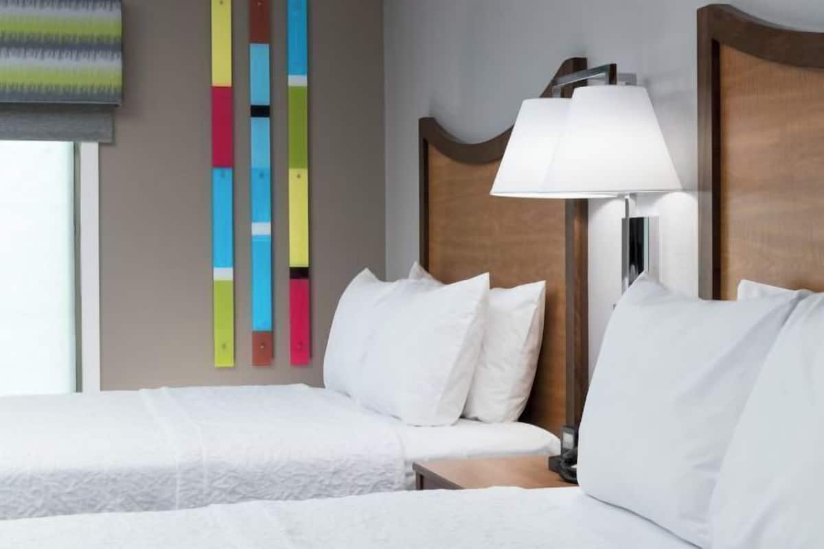 1 bedroom, premium bedding, in-room safe, desk