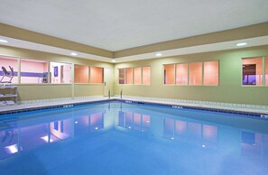 Una piscina cubierta