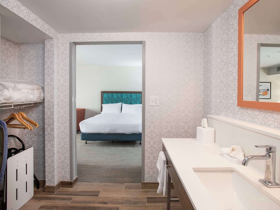 Room, 2 Queen Beds, Accessible | Bathroom