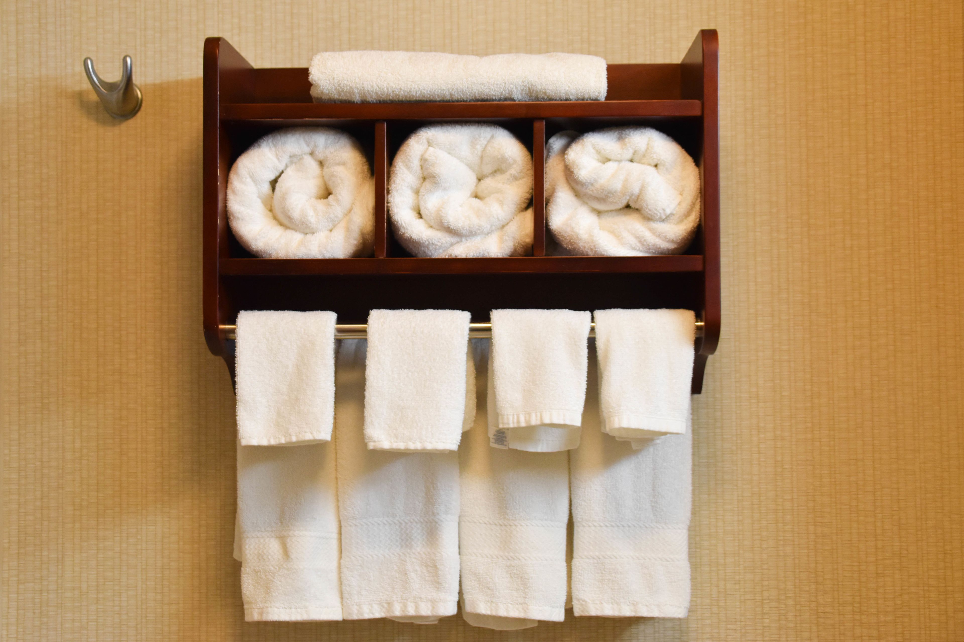 one king study sofabed non smoking | bathroom | combined shower/bathtub, jetted bath, free toiletries, hair dryer