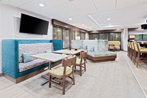 Lobby - Hampton Inn Perry (Perry)