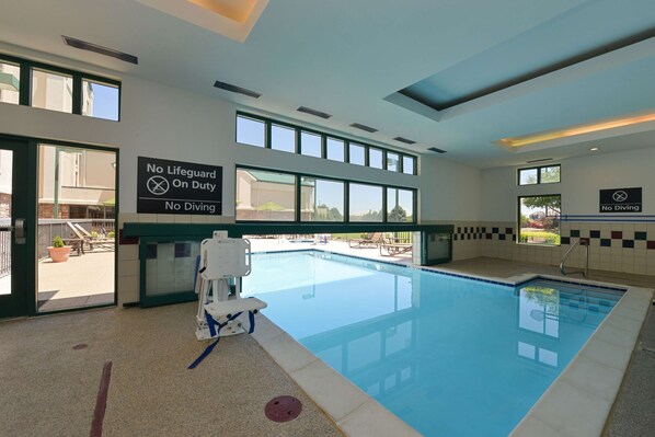 Indoor pool, outdoor pool, open 8:00 AM to 10:00 PM, pool loungers
