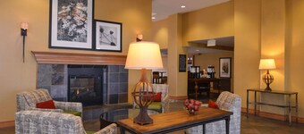 แฮมป์ตัน อินน์แอนด์สวีทส์ ปูเอโบล-เซาท์เกท