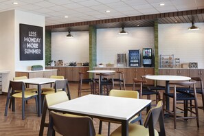 Free buffet breakfast 