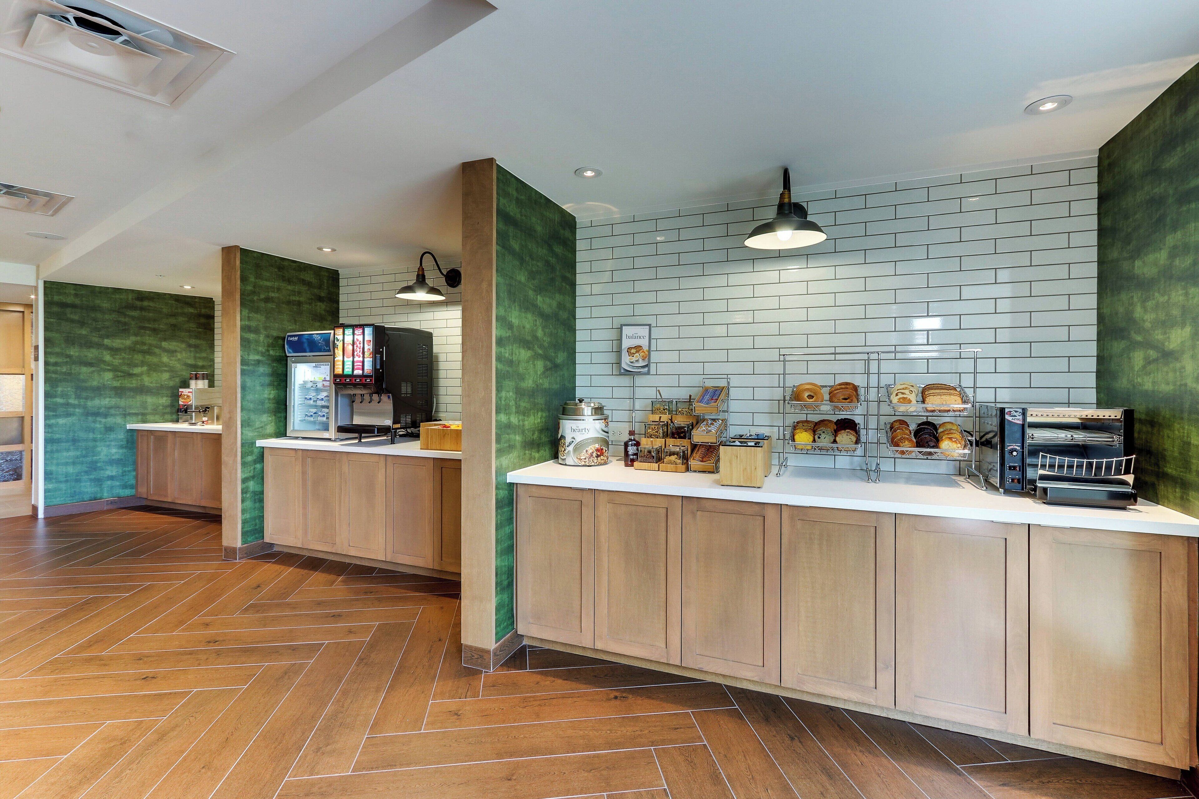 free buffet breakfast