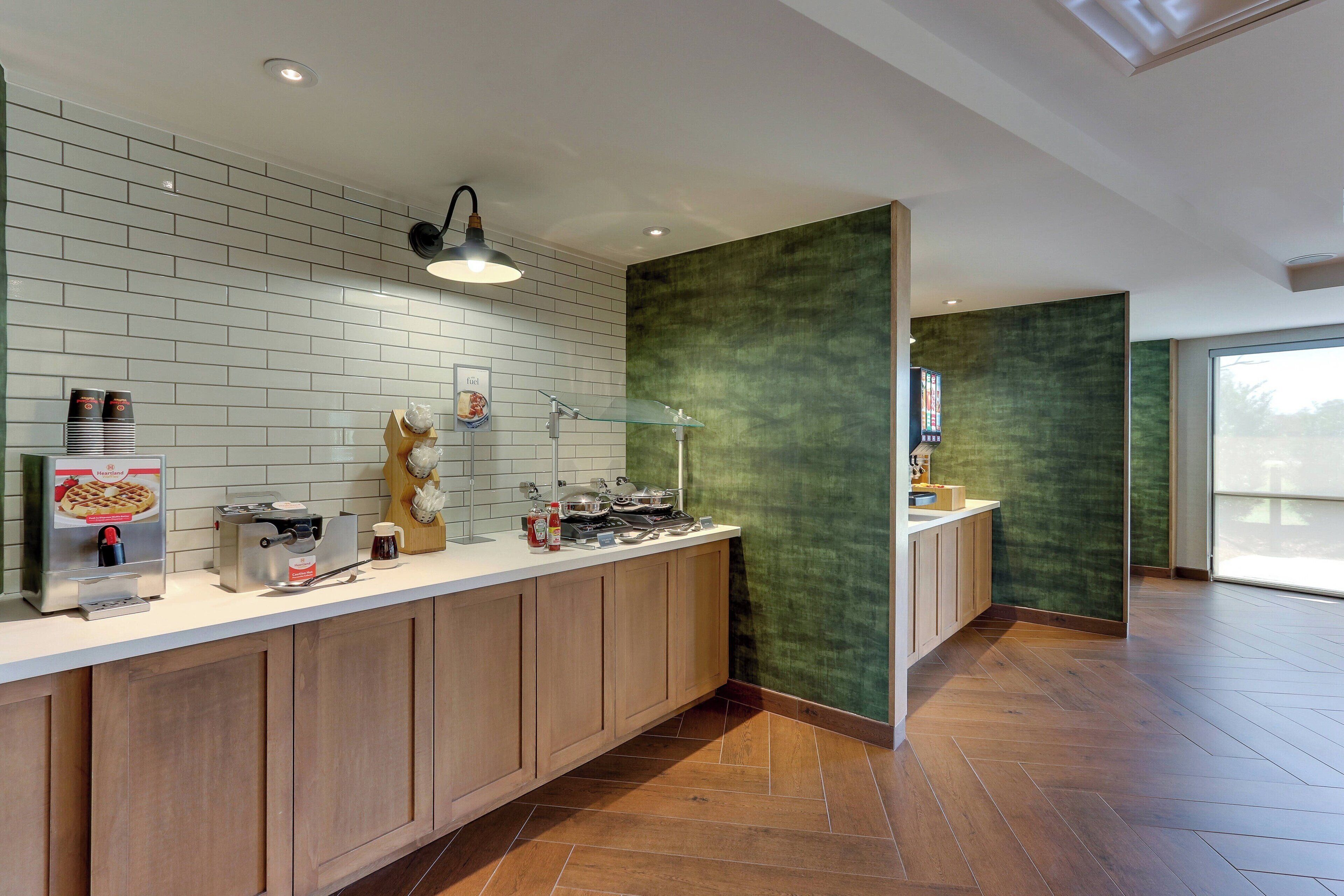 free buffet breakfast