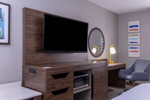 Ropa de cama de alta calidad, colchones con pillow-top y escritorio 