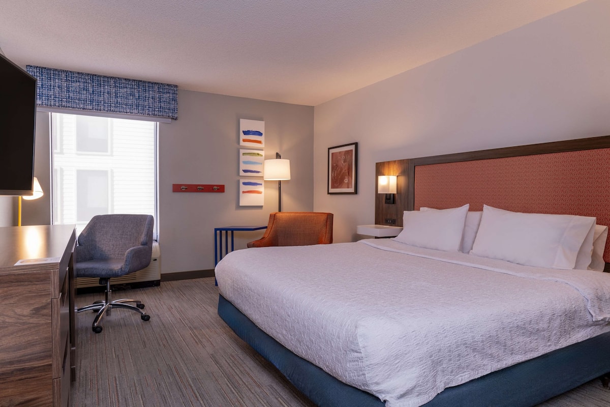 Premium bedding, pillowtop beds, desk, blackout drapes