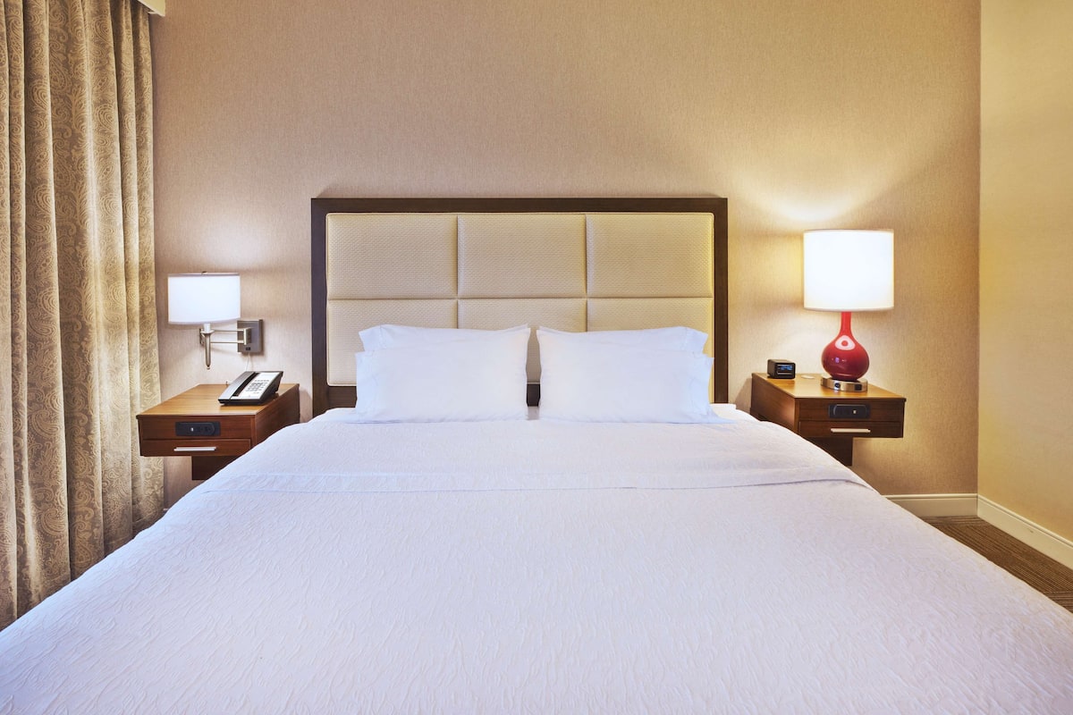 room, 1 king bed, accessible, non smoking | desk, laptop workspace, blackout curtains, iron/ironing board