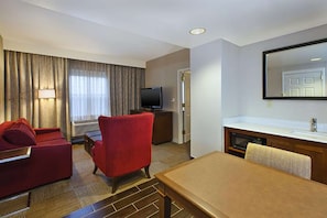 Suite, 1 King Bed with Sofa bed | Desk, laptop workspace, blackout curtains, iron/ironing board - Hampton Inn & Suites Providence/Warwick-Airport (Warwick)