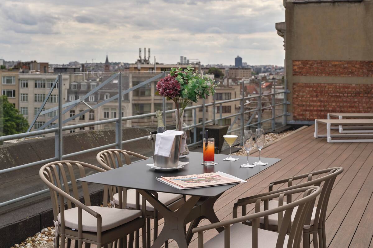 Junior Penthouse, Terrace (Suite) | Minibar, in-room safe, desk, blackout curtains