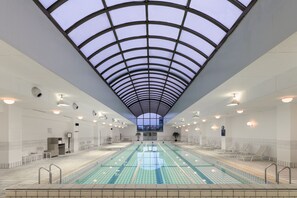 Indendørs pool