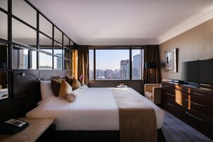 Egyptian cotton sheets, premium bedding, pillowtop beds, minibar