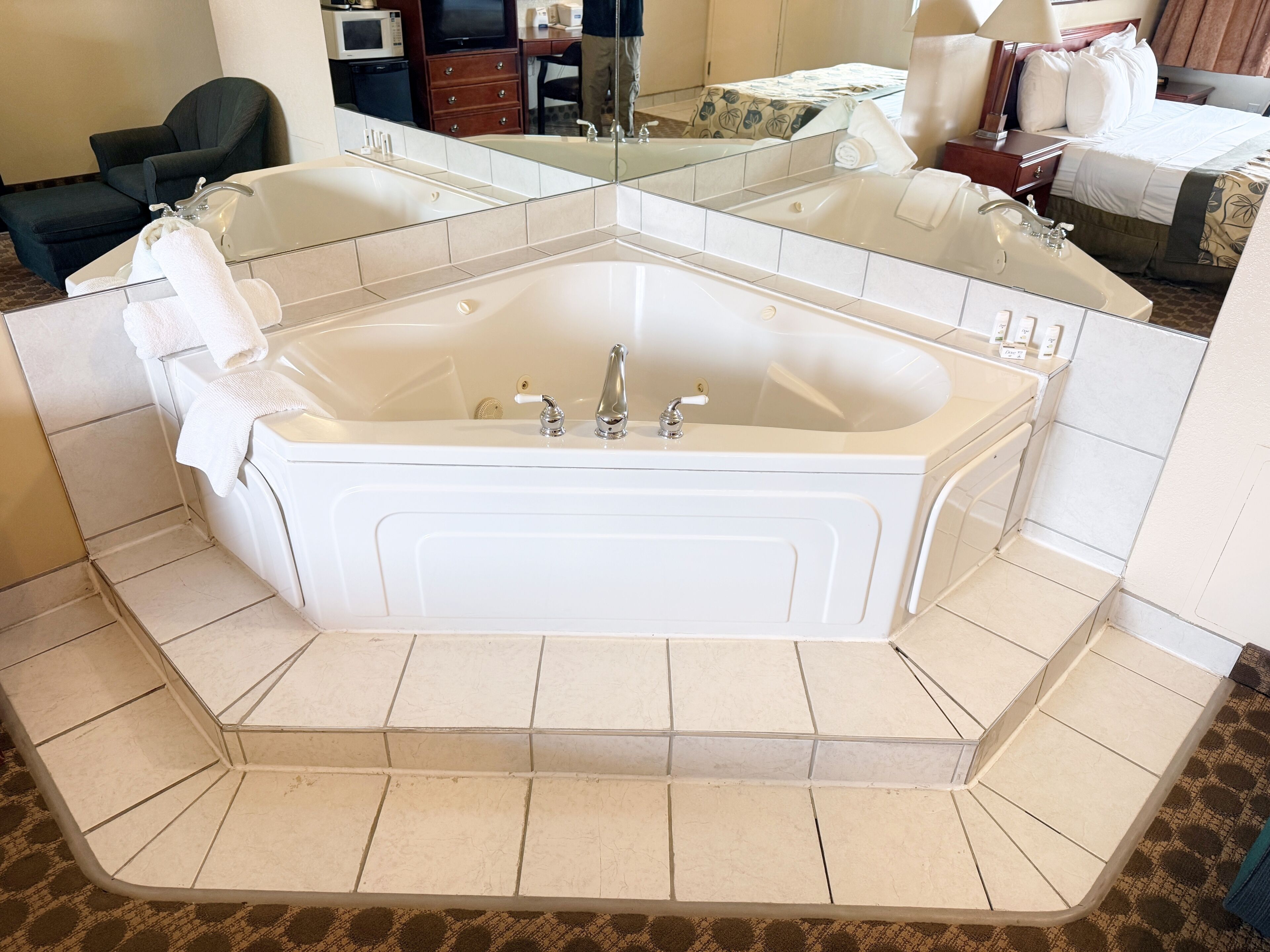 Suite, 1 King Bed, Non Smoking, Jetted Tub | Premium bedding, desk, blackout drapes, iron/ironing board