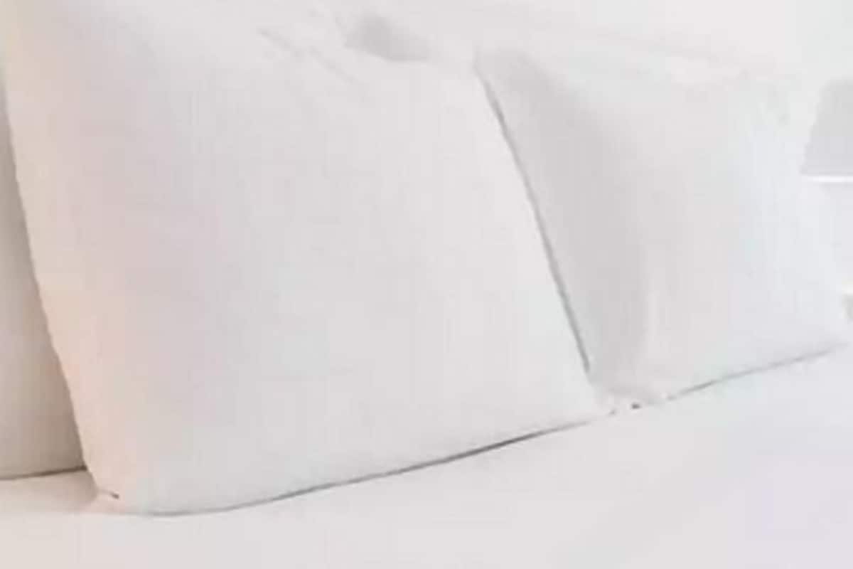 Literie de qualitĂ©, bureau, rideaux dâobscurcissement