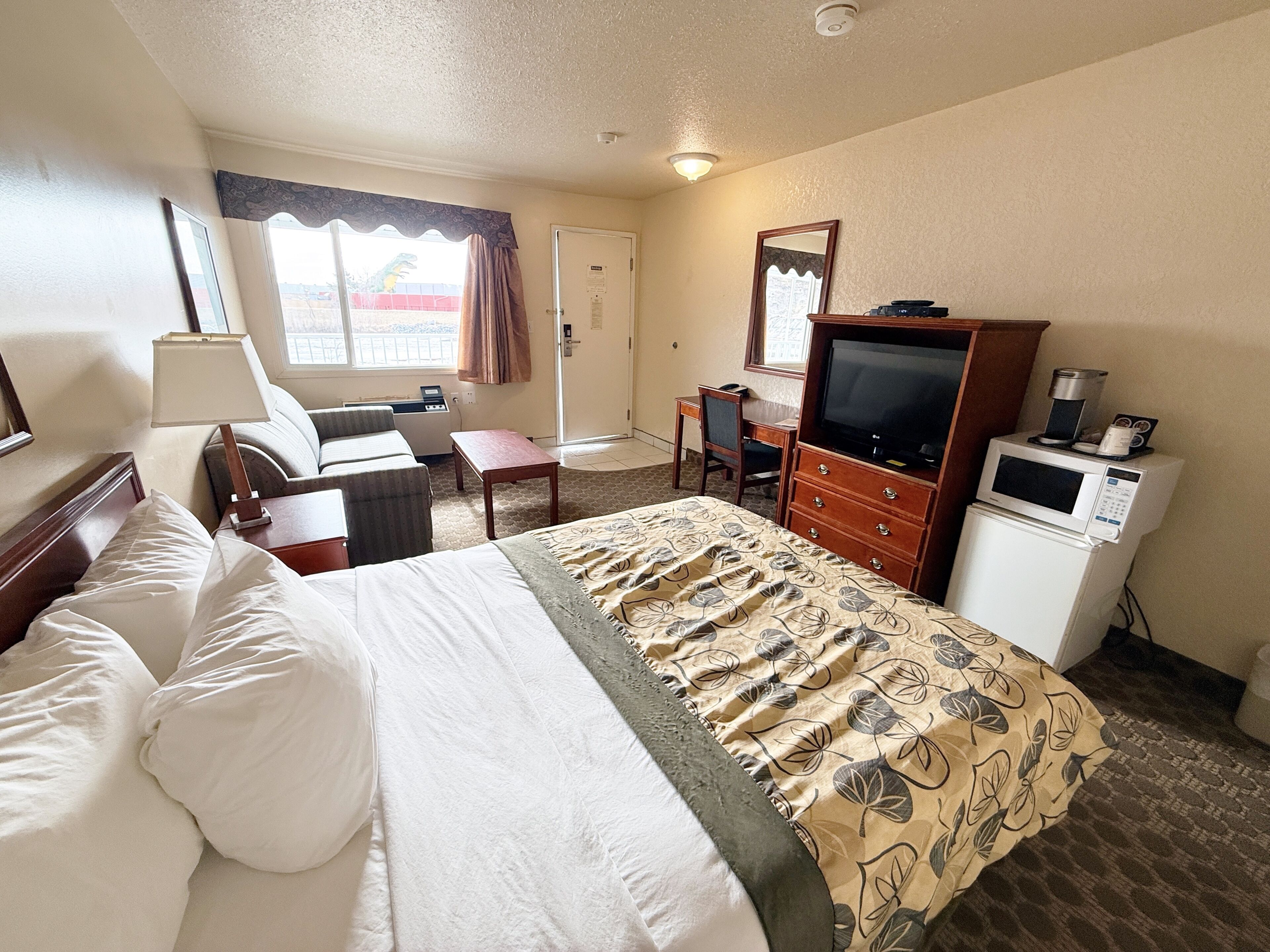 Zimmer, 1 Queen-Bett, Nichtraucher | Hochwertige Bettwaren, Schreibtisch, Verdunkelungsvorhänge