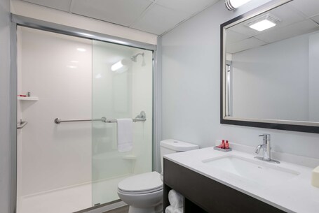 SureStay Plus Hotel by Best Western Gatlinburg - Image 24
