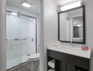Standard Room, 2 Queen Beds, Balcony, River View | Bathroom | Combined shower/bathtub, hair dryer, towels - SureStay Plus Hotel by Best Western Gatlinburg (Gatlinburg)