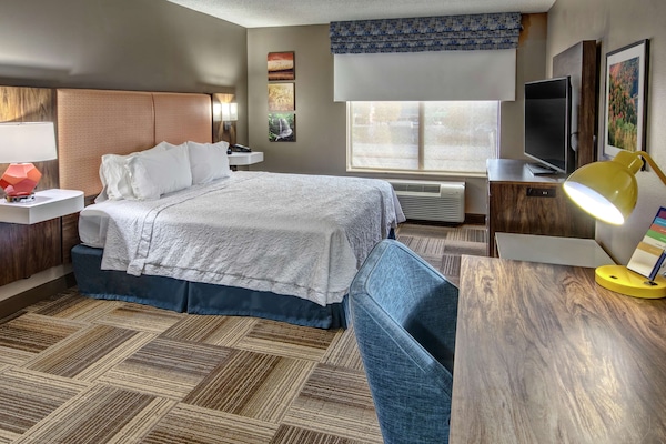 Habitación, 1 cama King size, con acceso para personas discapacitadas, tina | Escritorio, tabla de planchar con plancha, cunas y wifi gratis