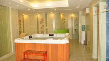 Indoor spa tub