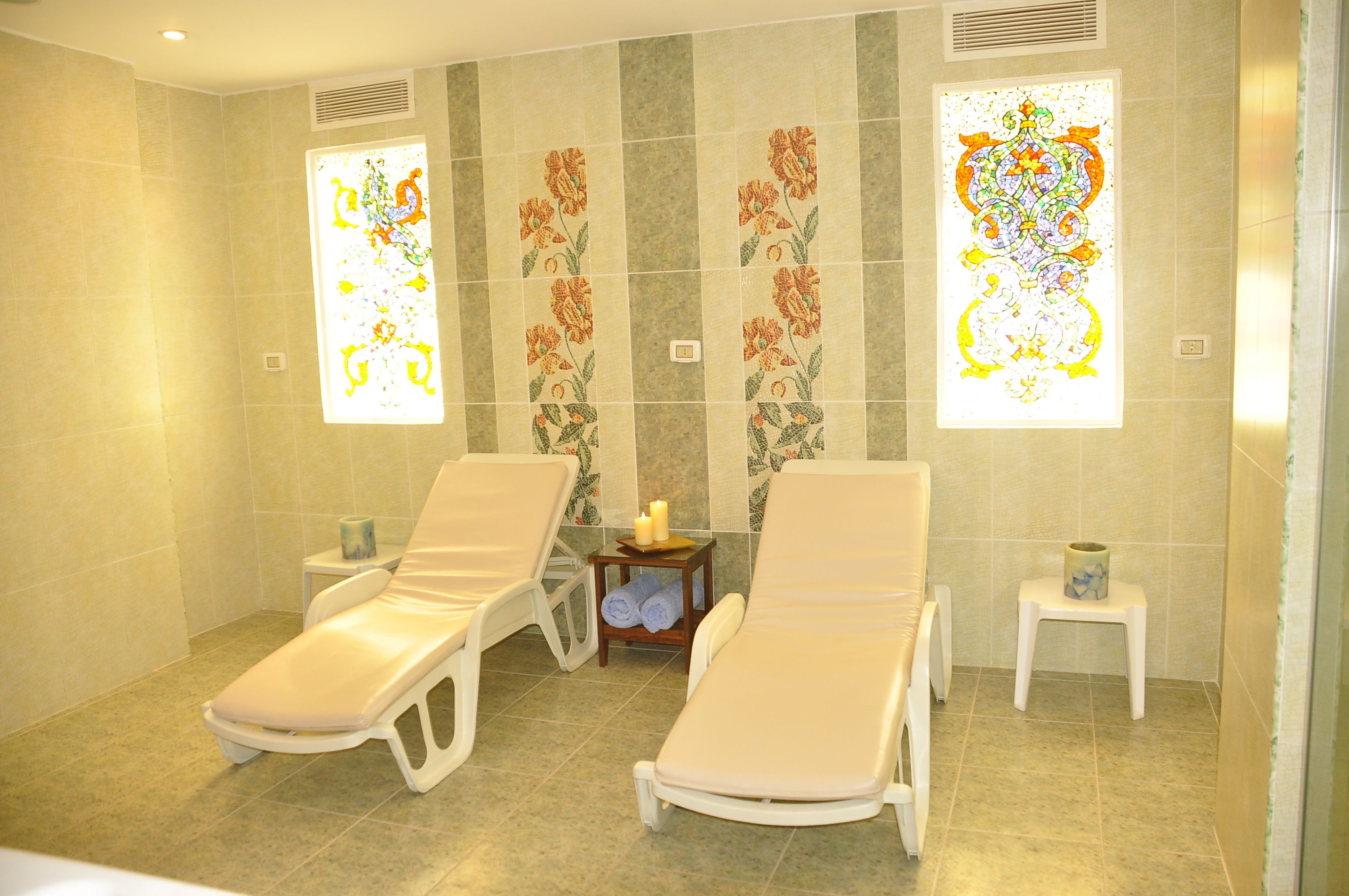 Sale per trattamenti di coppia, sauna, vasca idromassaggio, bagno turco