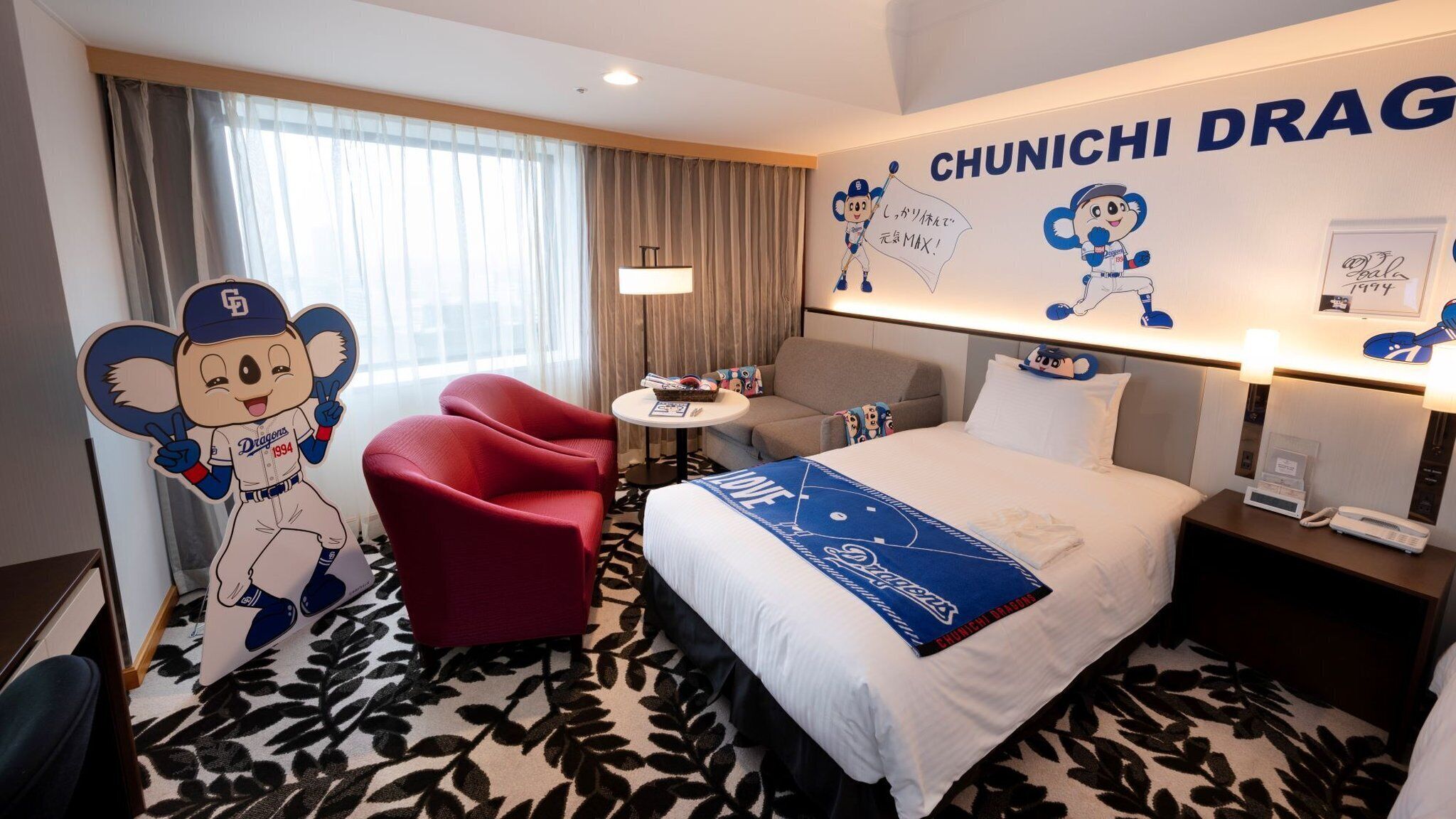 羽絨被、迷你吧、客房內保險箱、書桌