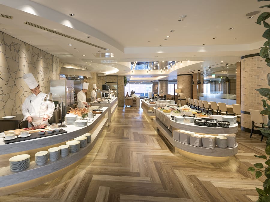 5 restaurants, breakfast, lunch, dinner served; French cuisine