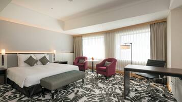 Couette en duvet d'oie, minibar, coffres-forts dans les chambres, bureau